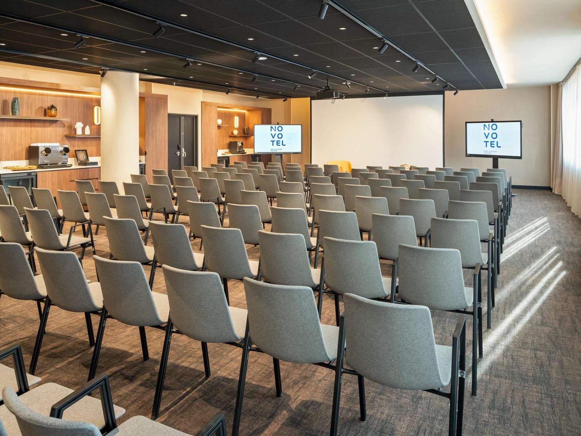 Novotel Paris La Defense Nanterre Eksteriør bilde